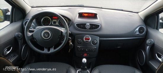 Renault Clio 1.5 DCI EXCEPTION 5P de 2010 con 387.000 Km por 2.990 EUR. en Ciudad Real