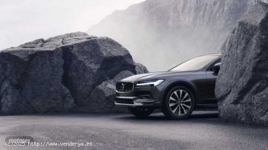 Volvo V 90 V90 Cross Country Plus, B4 AWD Mild Hybrid, Diesel, Bright de 2024 con 1 Km por 61.500 EU