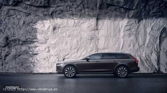 Volvo V 90 V90 Cross Country Plus, B4 AWD Mild Hybrid, Diesel, Bright de 2024 con 1 Km por 61.500 EU