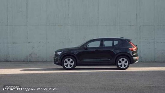 Volvo XC40 XC40 Core, B3 Mild Hybrid, Gasolina de 2024 con 1 Km por 37.900 EUR. en Madrid