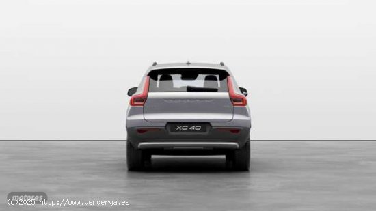 Volvo XC40 XC40 Essential, B3 Mild Hybrid, Gasolina de 2024 con 1 Km por 33.900 EUR. en Madrid