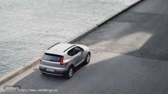 Volvo XC40 XC40 Essential, B3 Mild Hybrid, Gasolina de 2024 con 1 Km por 33.900 EUR. en Madrid