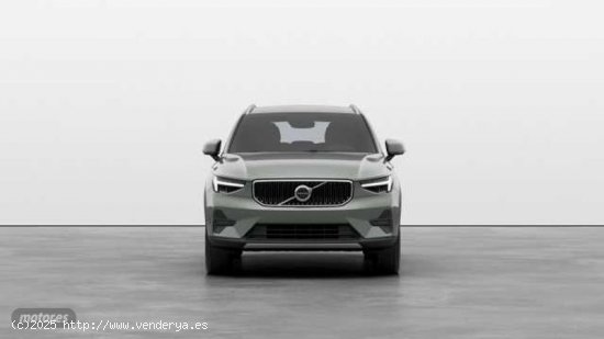 Volvo XC40 XC40 Core, T2 Automatica Microhibrido, Gasolina de 2024 con 1 Km por 33.900 EUR. en Madri