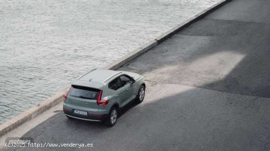 Volvo XC40 XC40 Core, T2 Automatica Microhibrido, Gasolina de 2024 con 1 Km por 33.900 EUR. en Madri