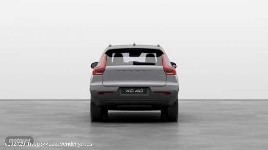 Volvo XC40 XC40 Plus, B3 Mild Hybrid, Gasolina, Dark de 2024 con 1 Km por 38.900 EUR. en Madrid