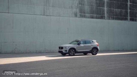 Volvo XC40 XC40 Plus, B3 Mild Hybrid, Gasolina, Dark de 2024 con 1 Km por 38.900 EUR. en Madrid