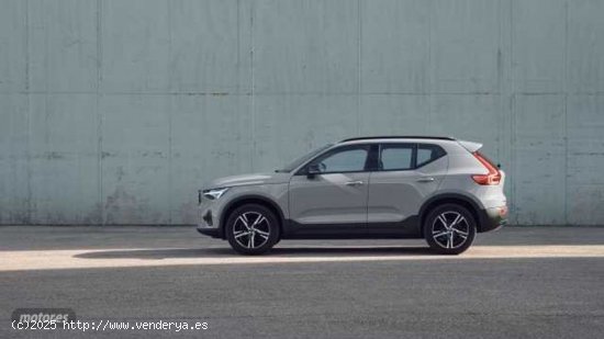 Volvo XC40 XC40 Plus, B3 Mild Hybrid, Gasolina, Dark de 2024 con 1 Km por 38.900 EUR. en Madrid