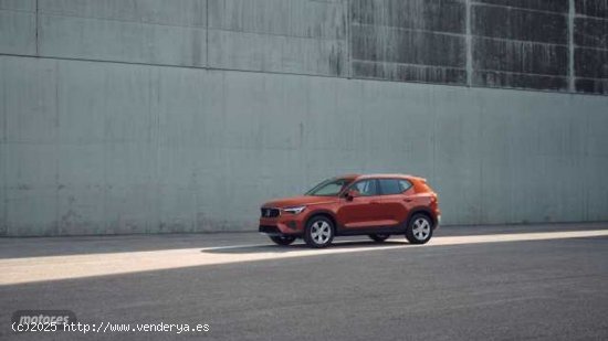 Volvo XC40 XC40 Core, B3 Mild Hybrid, Gasolina de 2024 con 1 Km por 37.300 EUR. en Madrid