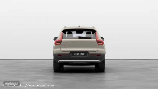 Volvo XC40 XC40 Core, B3 Mild Hybrid, Gasolina de 2024 con 1 Km por 37.300 EUR. en Madrid