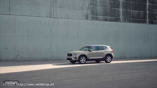 Volvo XC40 XC40 Core, B3 Mild Hybrid, Gasolina de 2024 con 1 Km por 37.300 EUR. en Madrid