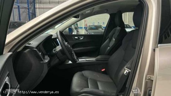 Volvo XC 60 XC60 Core, B4 Semihibrido, Diesel de 2023 con 21.459 Km por 38.900 EUR. en Madrid