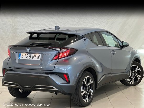 Toyota C-HR   2.0 180H Advance - 