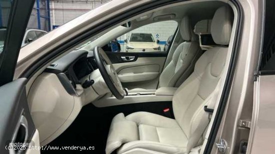 Volvo XC 60 XC60 Plus, B4 Mild Hybrid, Gasolina, Dark de 2023 con 19.481 Km por 44.900 EUR. en Madri