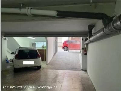  SE VENDE  2 PLAZAS DE GARAJE GRANDE / 2 COCHES / CENTRICA/ FACIL MANIOBRA - ALICANTE 