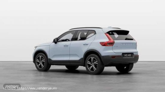 Volvo XC40 XC40 Plus, B3 Mild Hybrid, Gasolina, Dark de 2024 con 1 Km por 38.500 EUR. en Madrid