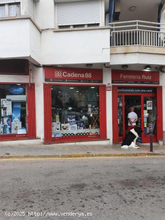 Gran local comercial en Sitges - BARCELONA