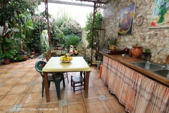 Vivienda de dos plantas en zona Puerta del Sol - Montijo - BADAJOZ