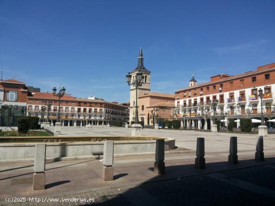 CENTRO , junto a la Plaza Mayor.- Estudio en planta baja para  entrar a vivir. - MADRID