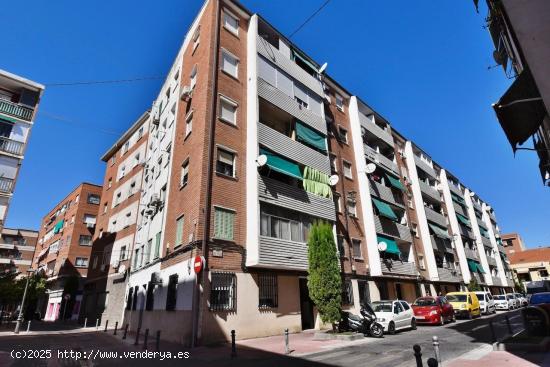 CENTRO , junto a la Plaza Mayor.- Estudio en planta baja para  entrar a vivir. - MADRID