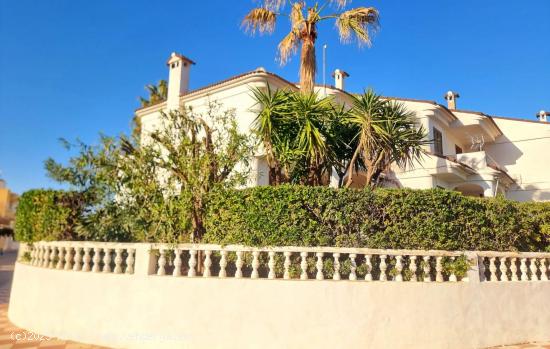 CASA FRENTE AL MAR EN LA PLAYA DE XERACO - VALENCIA