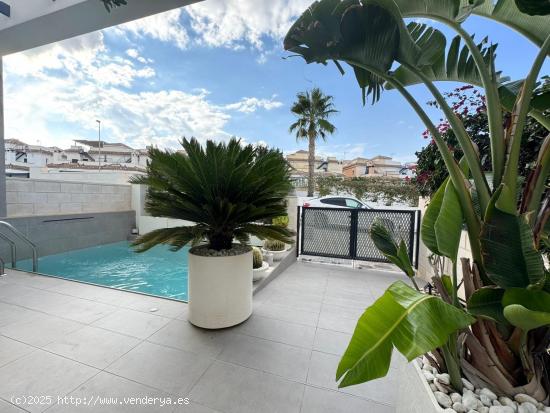 CHALET MODERNO CON PISCINA PRIVADO! - ALICANTE