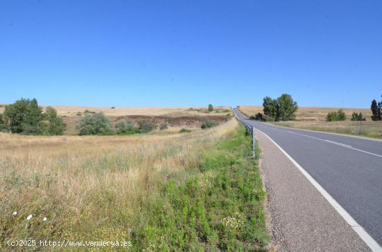 Urbis te ofrece un terreno en venta en Almenara de Tormes, Salamanca. - SALAMANCA