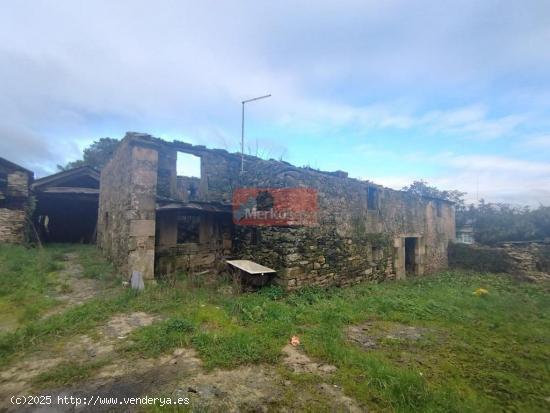 SE VENDE CASA DE PIEDRA PARA REHABILITAR EN GUNTIN - LUGO