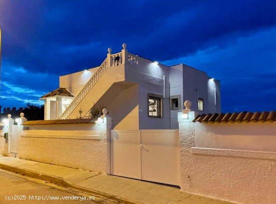 Villa en venta en San Miguel de Salinas (Alicante)