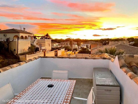 Villa en venta en San Miguel de Salinas (Alicante)