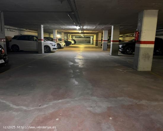  PLAZA DE PARKING PARA COCHE MEDIANO - BARCELONA 