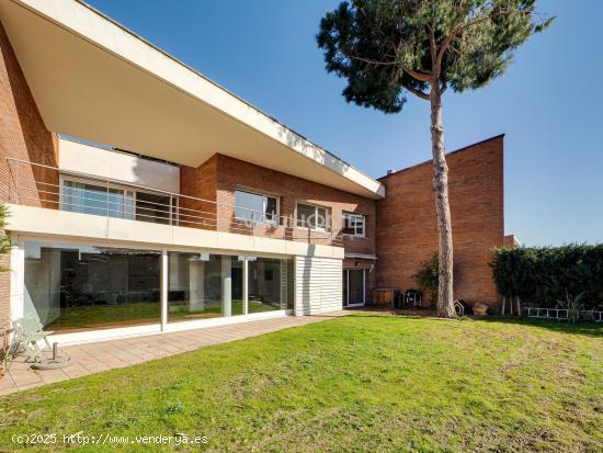  Magnífica casa de diseño con 4 dormitorios, jardín privativo y piscina comunitaria en Sant Berger 