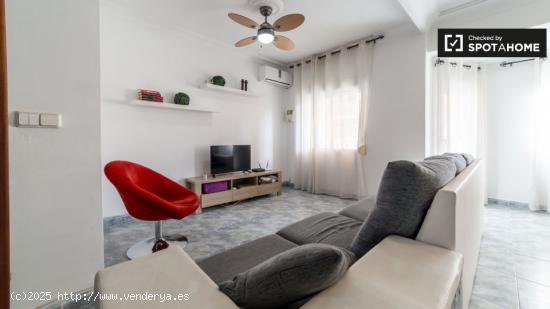 Elegante apartamento de 3 dormitorios con terraza en alquiler en Jesús - VALENCIA