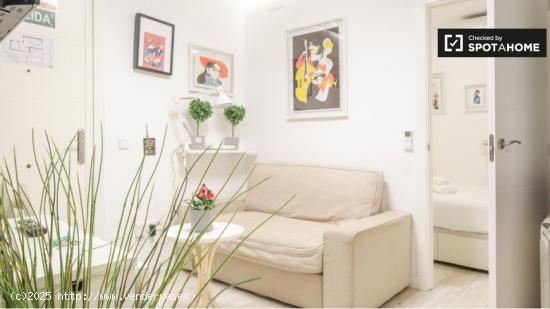 Apartamento de 2 dormitorios en alquiler en Embajadores, Madrid - MADRID