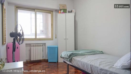  Se alquila habitación en piso de 4 dormitorios en Simancas - MADRID 