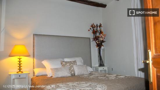 Apartamento de 4 dormitorios en alquiler en Malasaña - MADRID