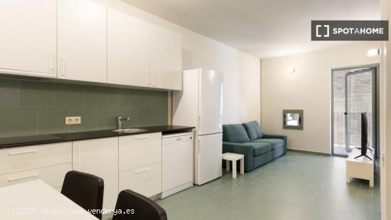 Apartamento entero de 3 habitaciones en Barcelona. - BARCELONA