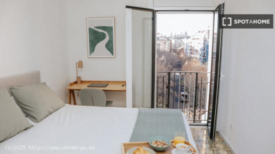 Habitación en piso compartido en barcelona. - BARCELONA