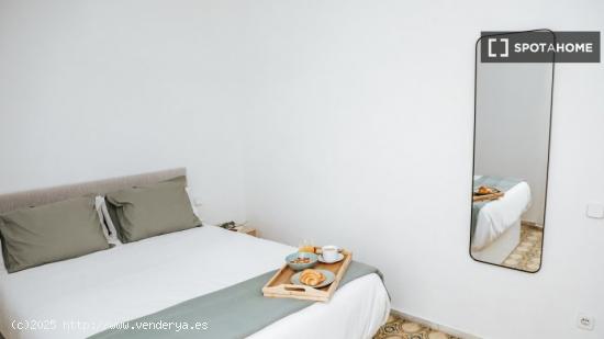 Habitación en piso compartido en barcelona. - BARCELONA