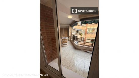 Se alquila habitación en piso compartido en Alicante - ALICANTE