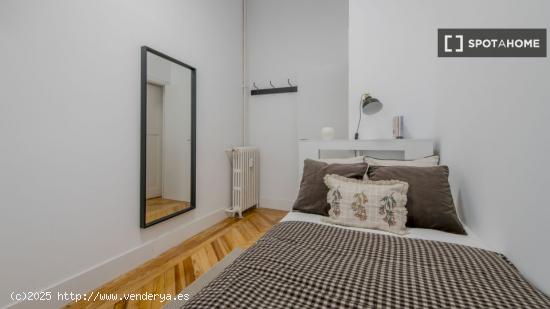 Preciosa habitación en alquiler situada en Madrid - MADRID