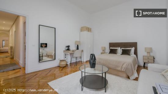 Preciosa habitación en alquiler situada en Madrid - MADRID