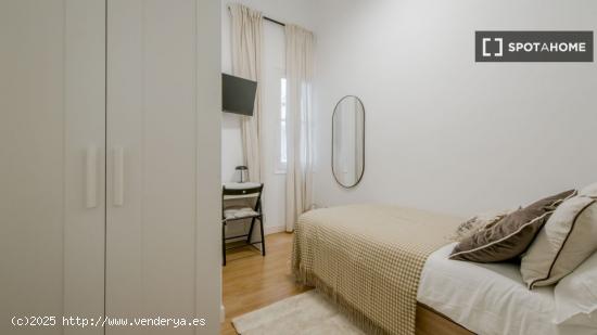 Preciosa habitación en alquiler situada en Madrid - MADRID