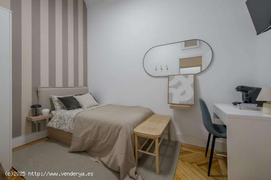  Preciosa habitación en alquiler situada en Madrid - MADRID 