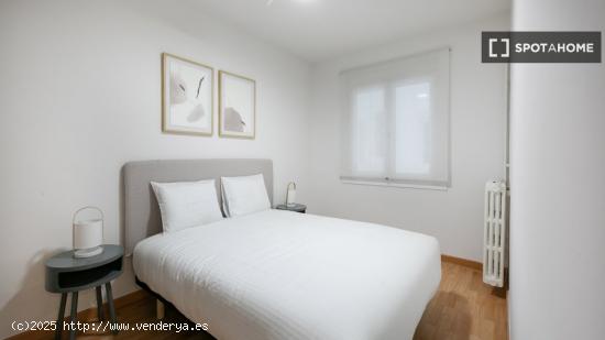 Piso de 3 habitaciones con terraza en alquiler en Sant Gervasi-Galvany - BARCELONA