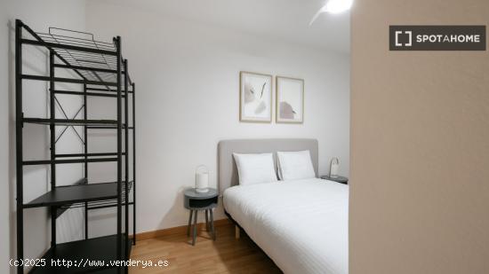 Piso de 3 habitaciones con terraza en alquiler en Sant Gervasi-Galvany - BARCELONA