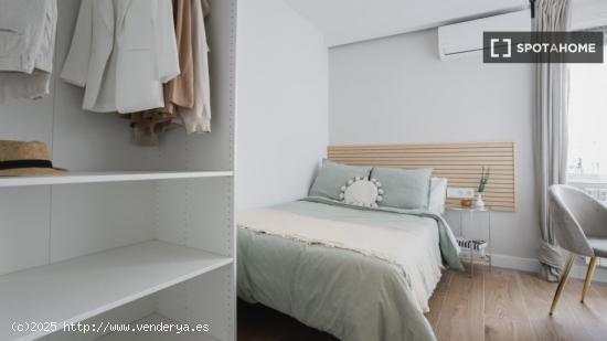 Preciosa habitación en alquiler situada en Madrid - MADRID