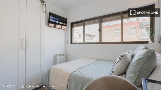 Preciosa habitación en alquiler situada en Madrid - MADRID