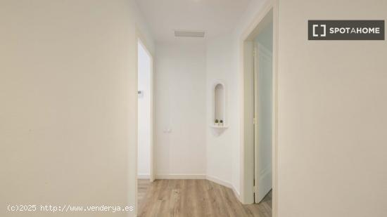 Habitación en piso compartido en barcelona. - BARCELONA