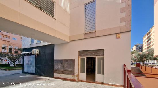  LOCAL COMERCIAL EN VENTA JUNTO A LA PLAZA DE LAS AMÉRICAS VALDEPASILLAS - BADAJOZ 