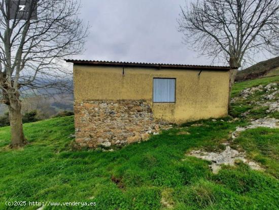 SE VENDE FINCA CON EDIFICACIÓN PARA REHABILITAR - CANTABRIA